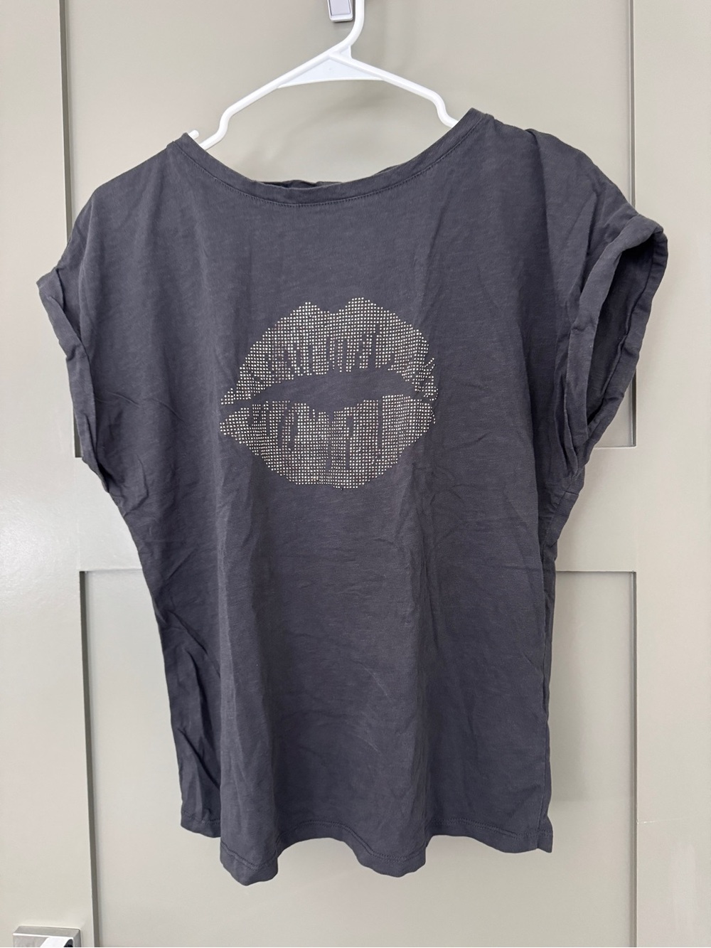 Women's Gray Short Sleeve Tee with Rhinestone Lip Motif